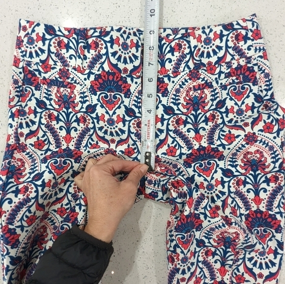 NWOT LOFT By Ann Taylor Marisa Riviera Pants Tile Print Pink Blue Crop Slim 0 - Picture 5 of 14